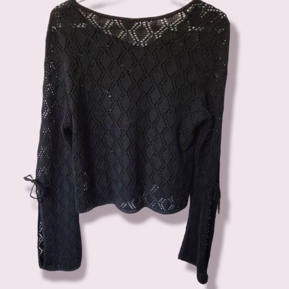 Xs boho black crochet top with partial open arms - Picture 2 of 2